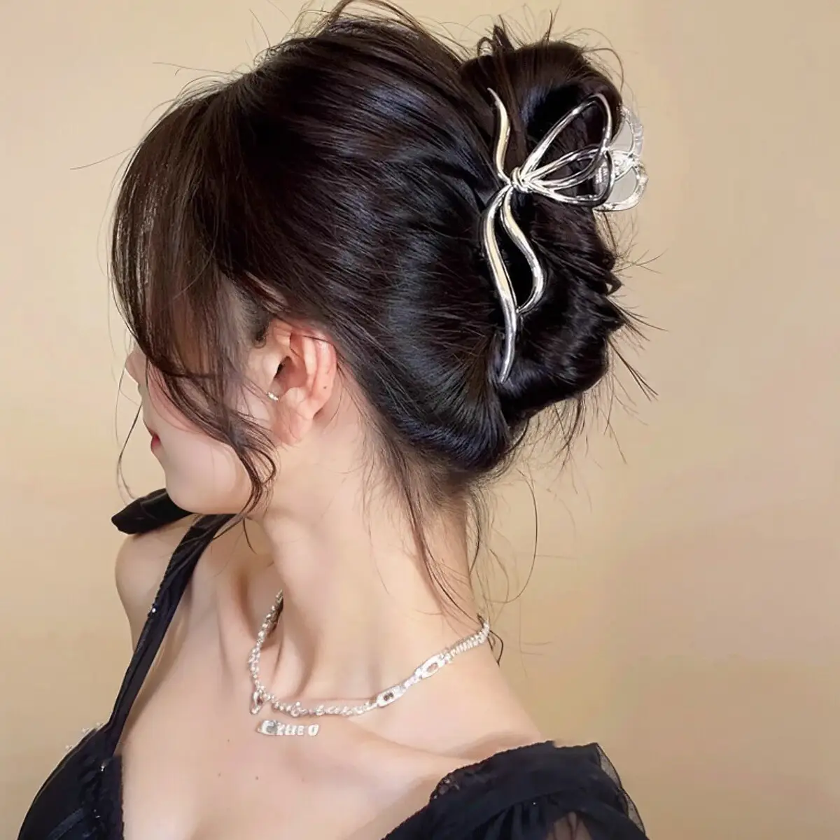 Elegant Shark Clip Hair Accessory for Women - Image 6