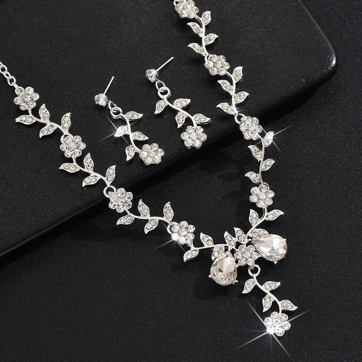 G230 silvery white two-piece set