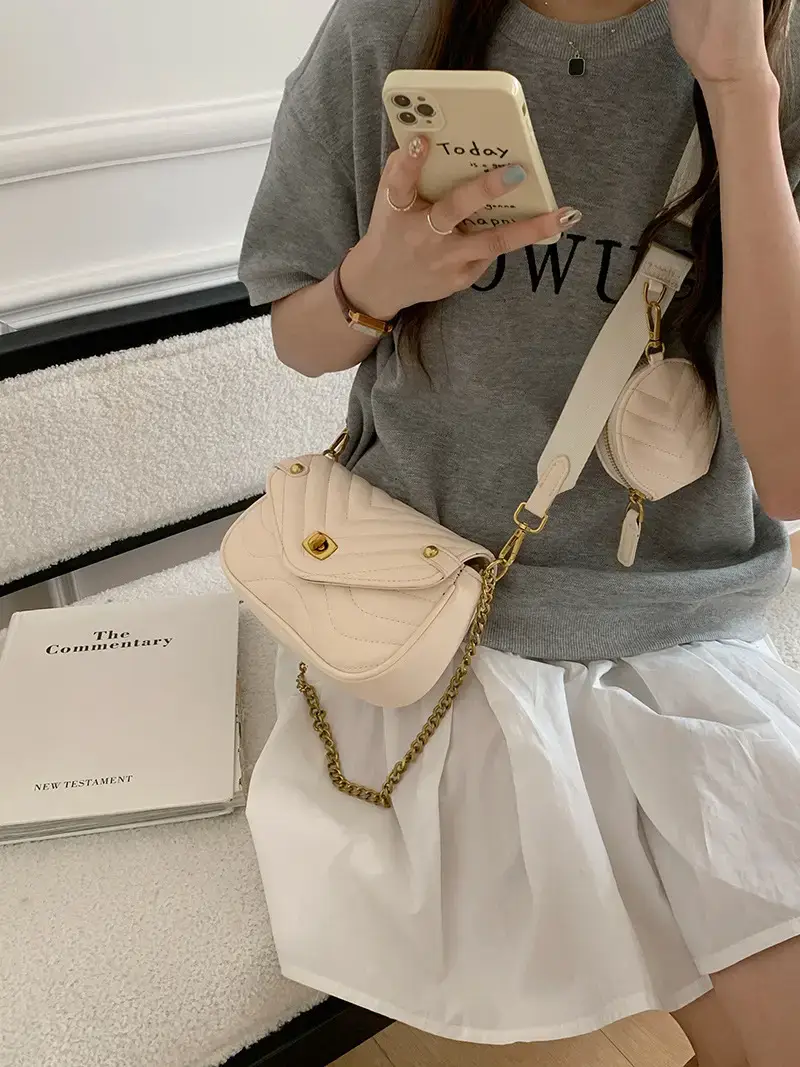 Textured Chain Shoulder Bag for Women 2026 - Image 6