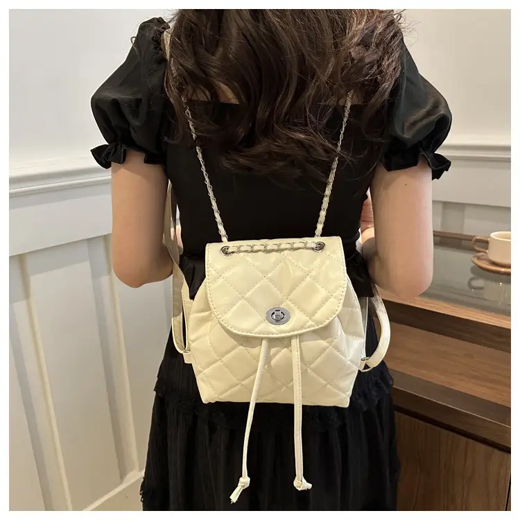 Korean Style Rhombic Chain Backpack 2024 Spring Summer — feature 12
