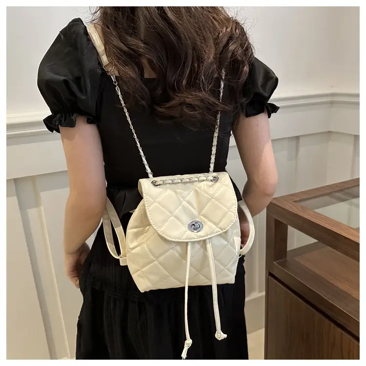 Korean Style Rhombic Chain Backpack 2024 Spring Summer — feature 13