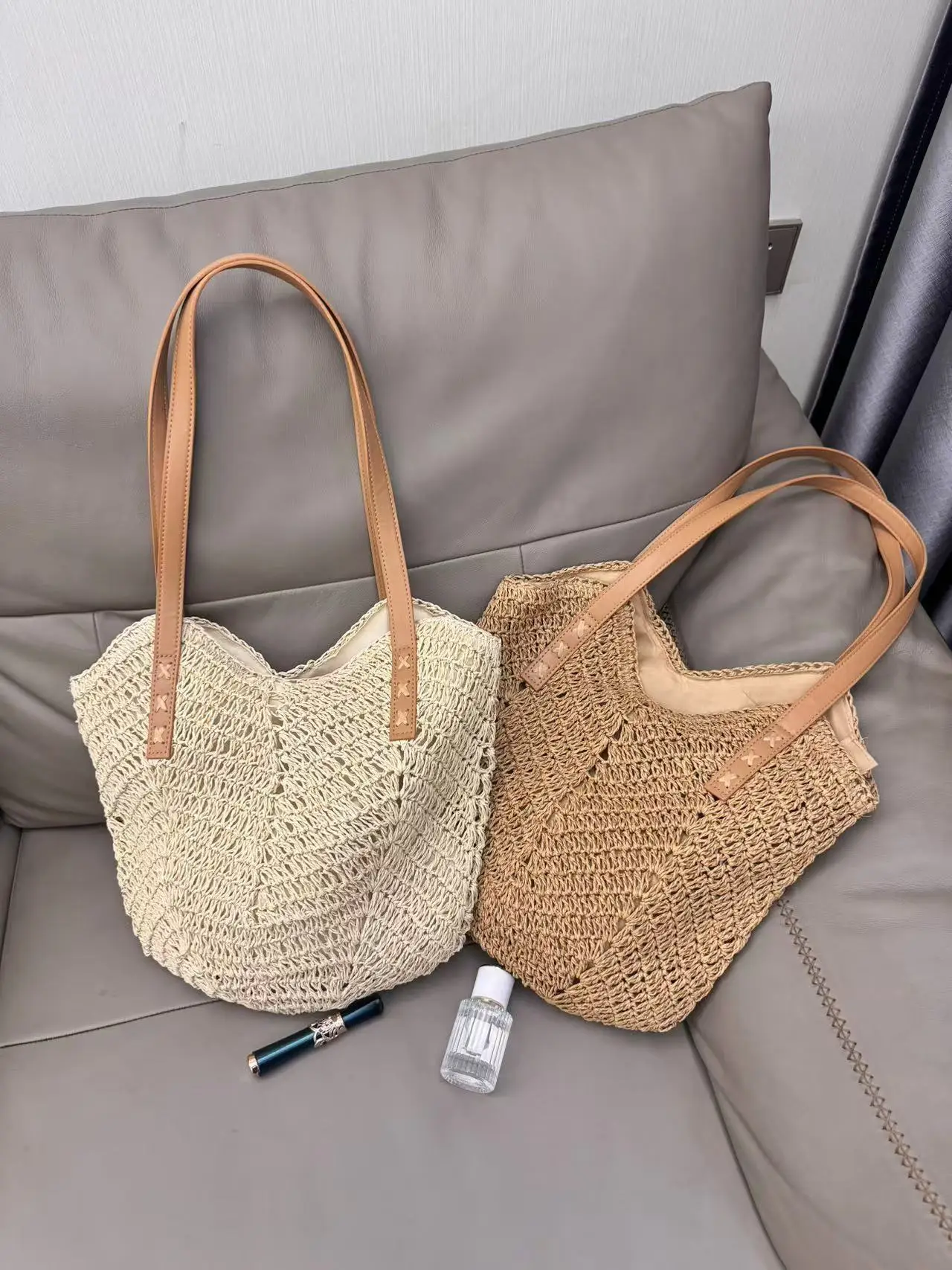 Women's Straw Woven Shoulder Bag Large Capacity Beach Travel — feature 3