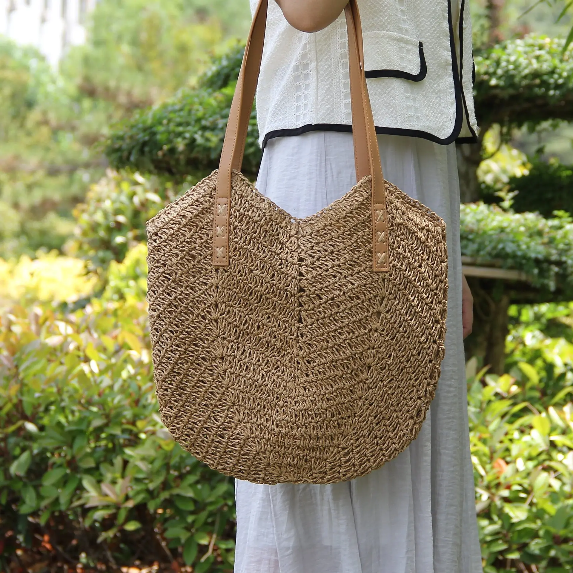 Women's Straw Woven Shoulder Bag Large Capacity Beach Travel