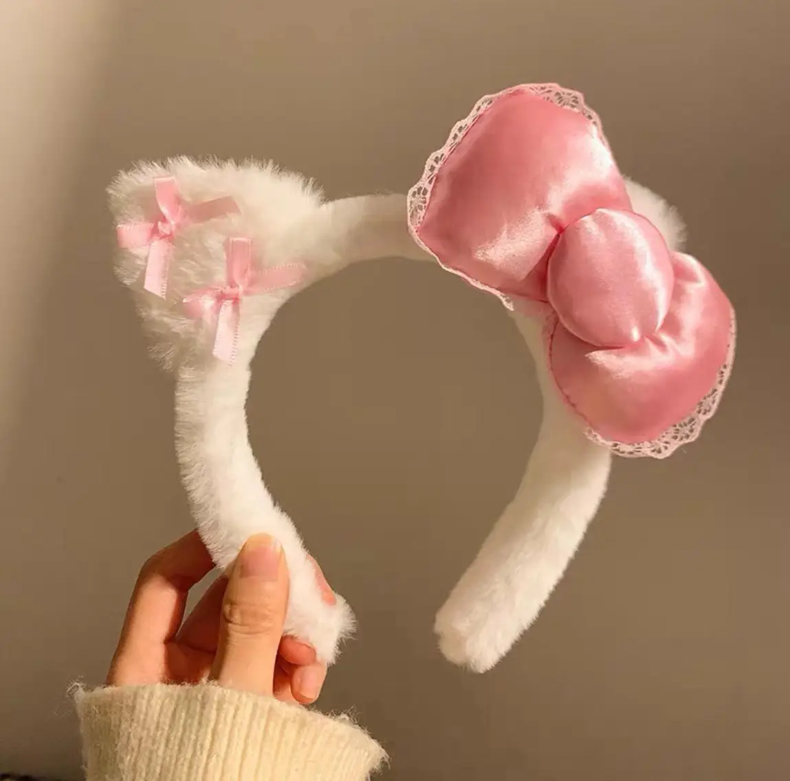 Plush Hair Pressure Band for Women Sweet Design - Image 100