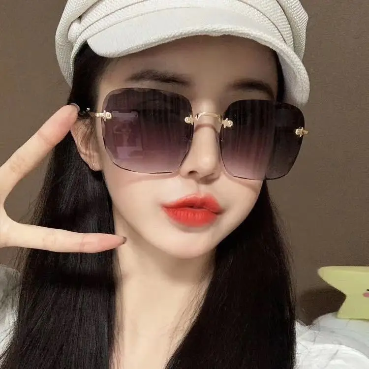 Women UV Protection Sunglasses with Crystal Cut Edges - Image 7