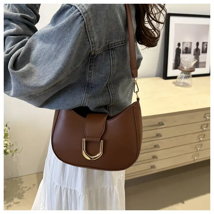 Women's New Crescent Saddle Bag Brown High-End Chain Shoulder — feature 17