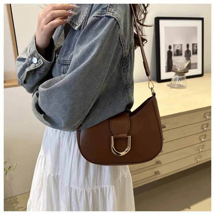 Women's New Crescent Saddle Bag Brown High-End Chain Shoulder — feature 18