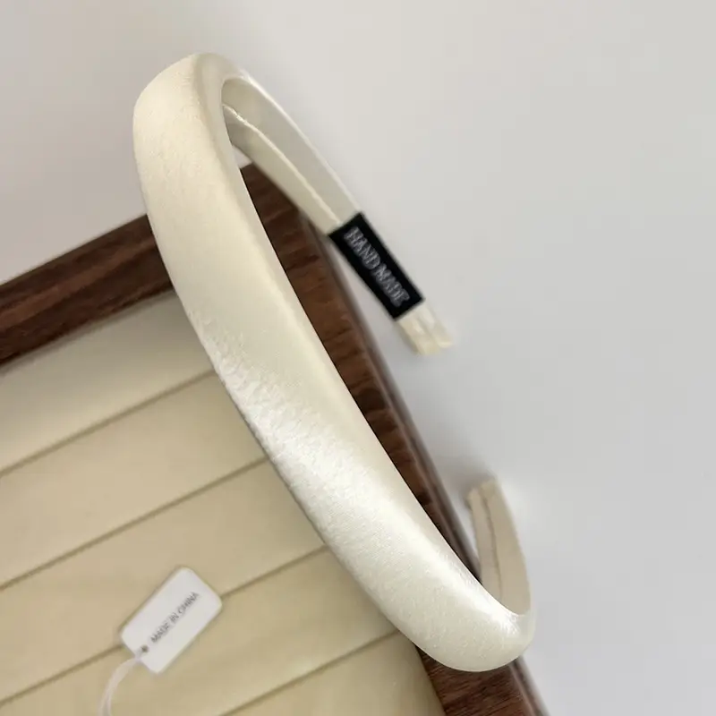 French Fine Hair Band Gentle White Girl Super Fairy Glossy Basic Pressure Hair Wash Hair Band Temperament Hair Card — feature 8