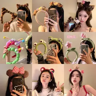Beige Polka Dot Hair Loop for Girls — feature 5