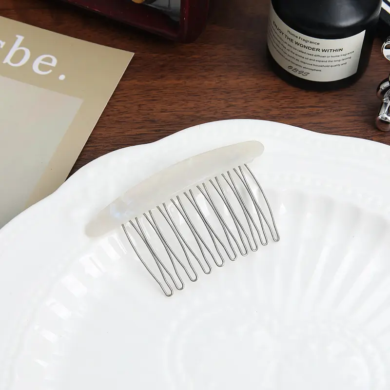 Women's Hair Comb with Leopard Print Design - Image 4