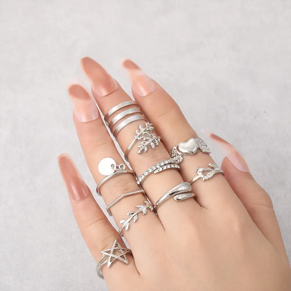 10-Piece Gold Plated Ring Set with Heart, Leaf, Star & Rhinestones - Image 5