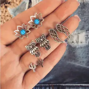 10-Piece Gold Plated Ring Set with Heart, Leaf, Star & Rhinestones — feature 2