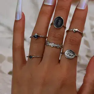 10-Piece Gold Plated Ring Set with Heart, Leaf, Star & Rhinestones — feature 9