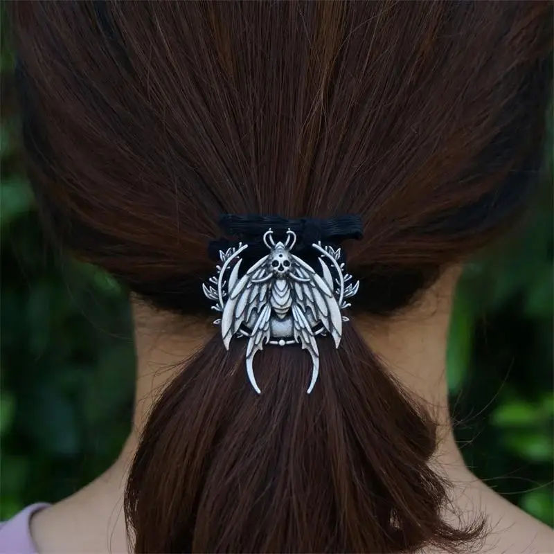 Vintage Skull Moth Hair Ring with Gothic Design — feature 2