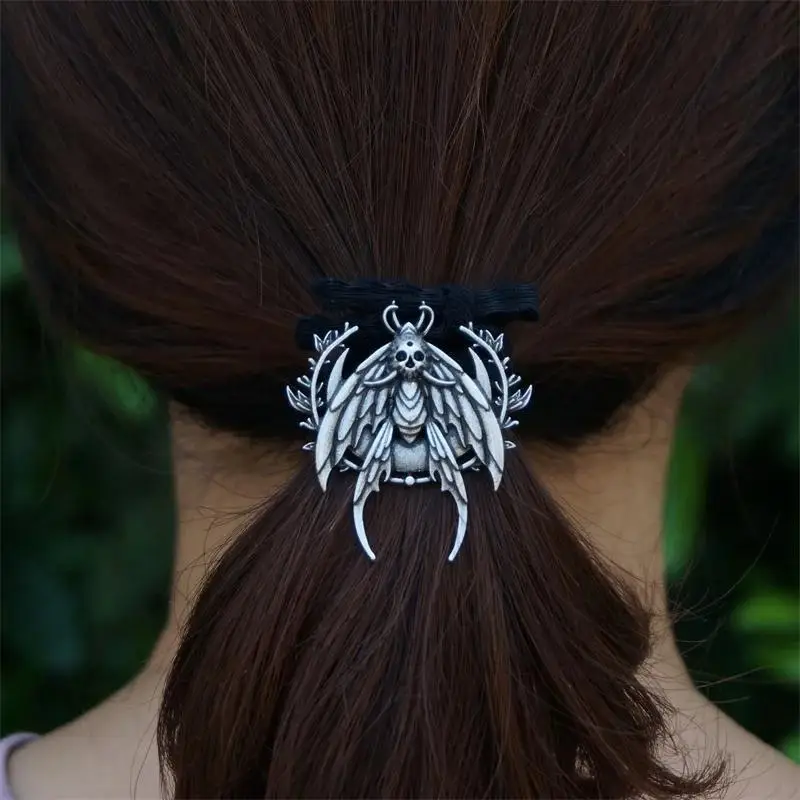 Vintage Skull Moth Hair Ring with Gothic Design — feature 3