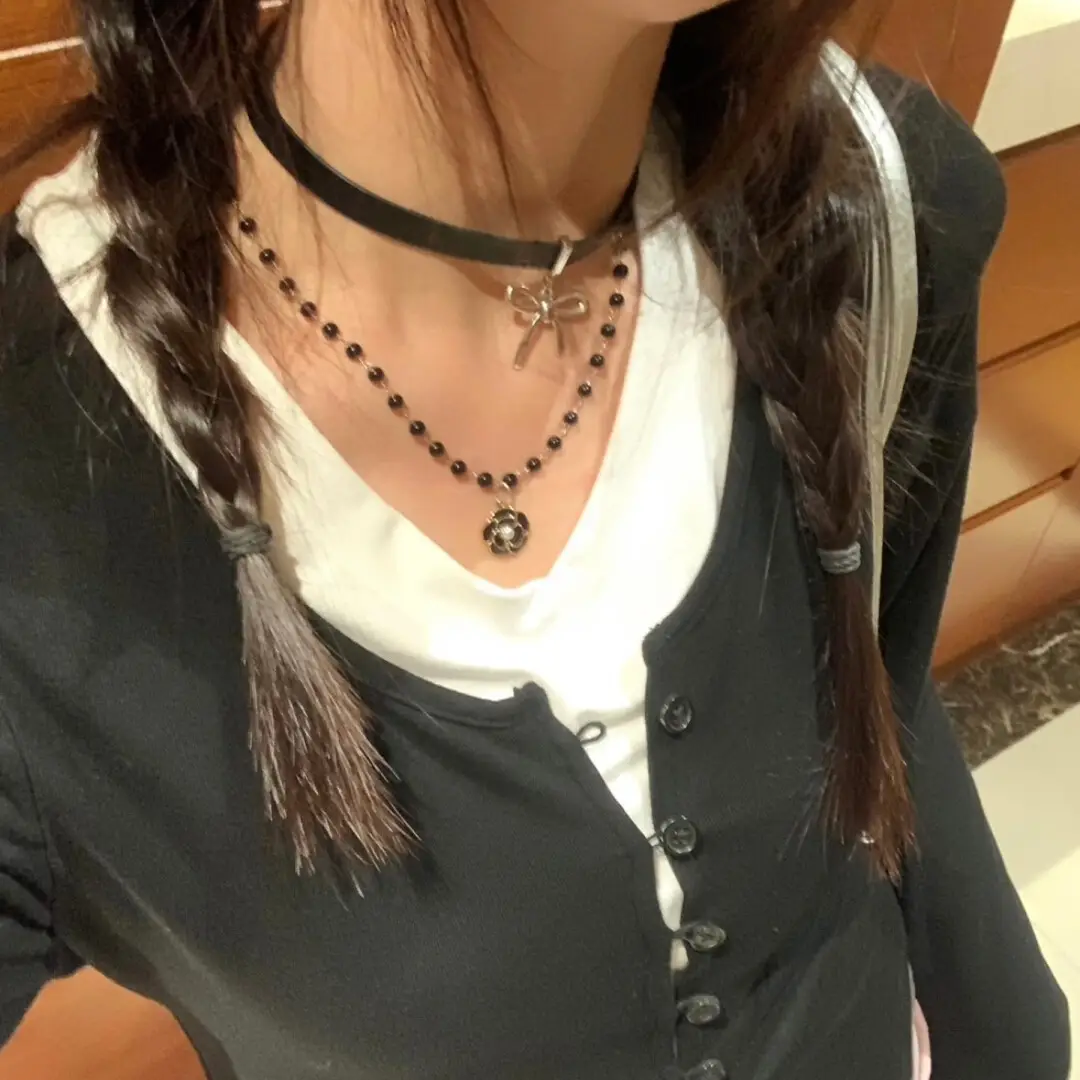 Ancient Silver Bow Collar Necklace for Women - Image 2