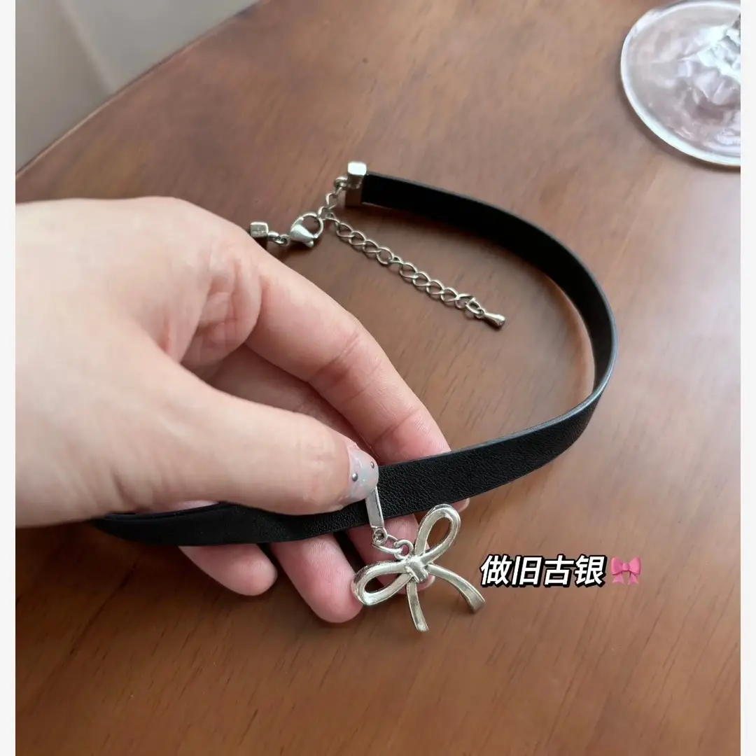 Ancient Silver Bow Collar Necklace for Women - Image 4