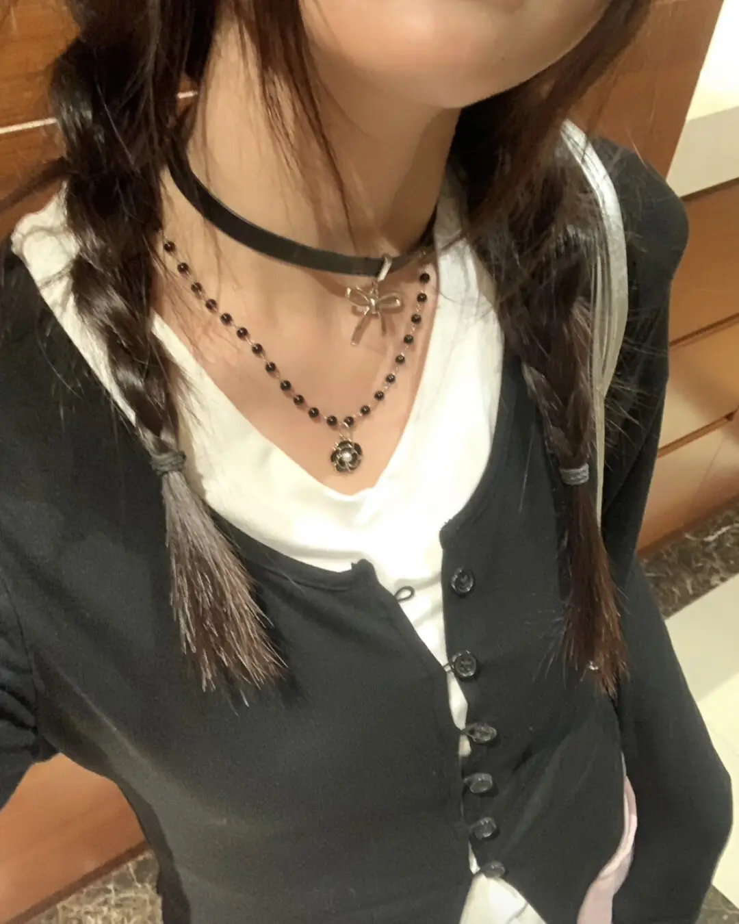 Ancient Silver Bow Collar Necklace for Women — feature 2