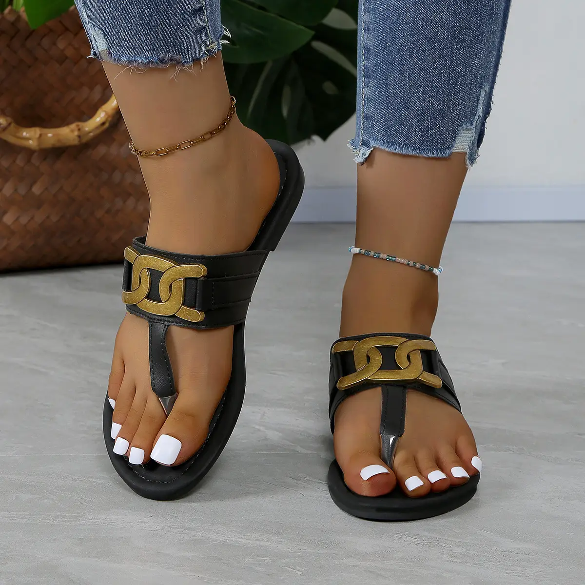 Women Square Toe Metal Clip Sandals 2024 — feature 5