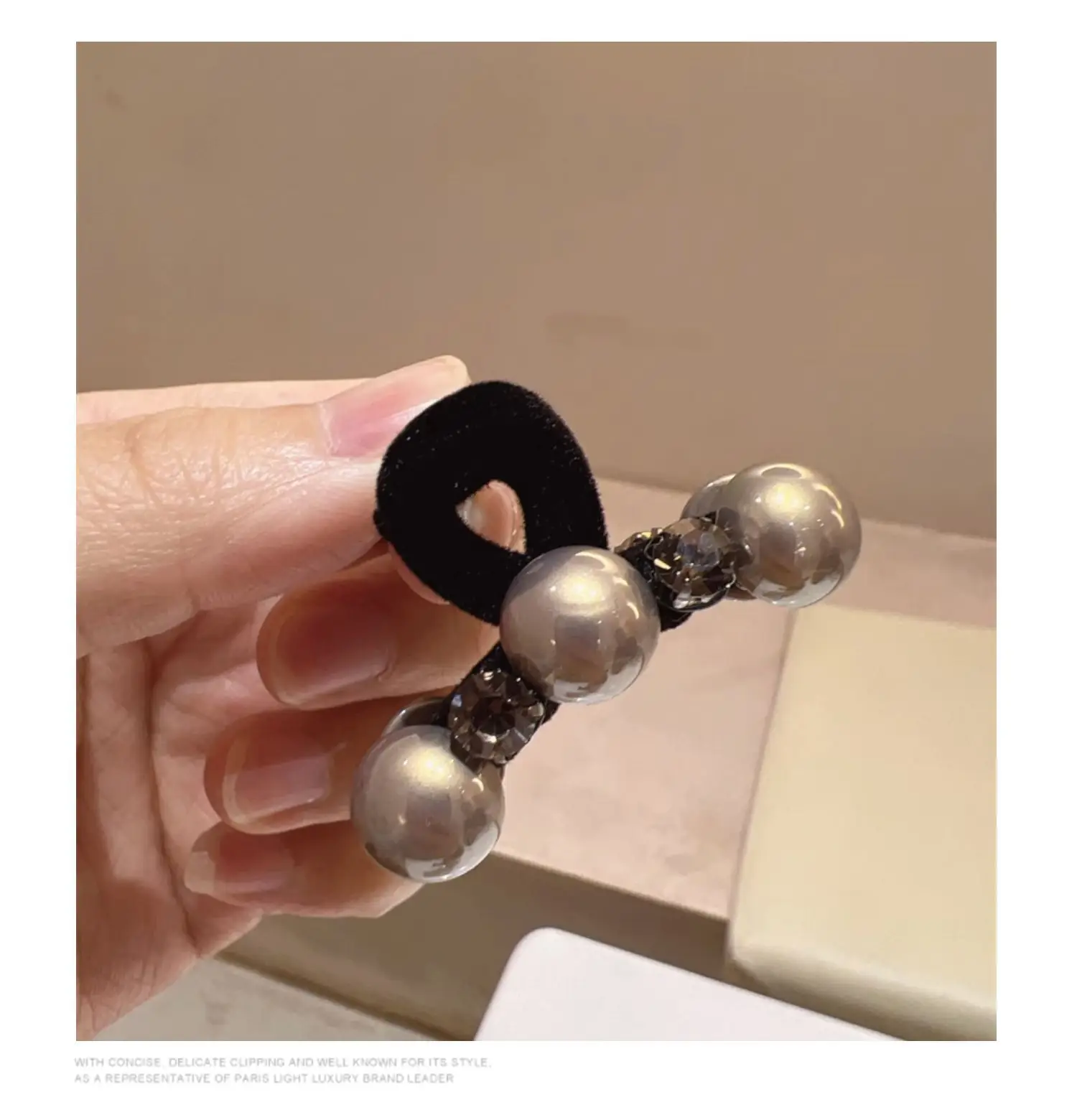 Black Pearl Hair Clips with Sparkle Design — feature 7