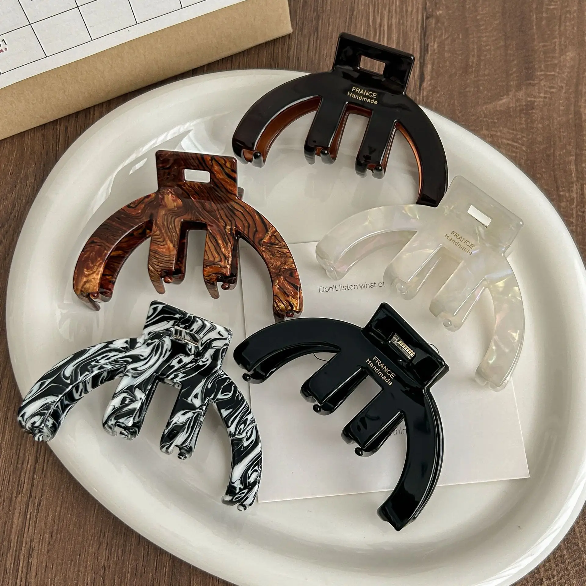 Elegant Shark Clip for Women's Hair Grasping 2024 - Image 7