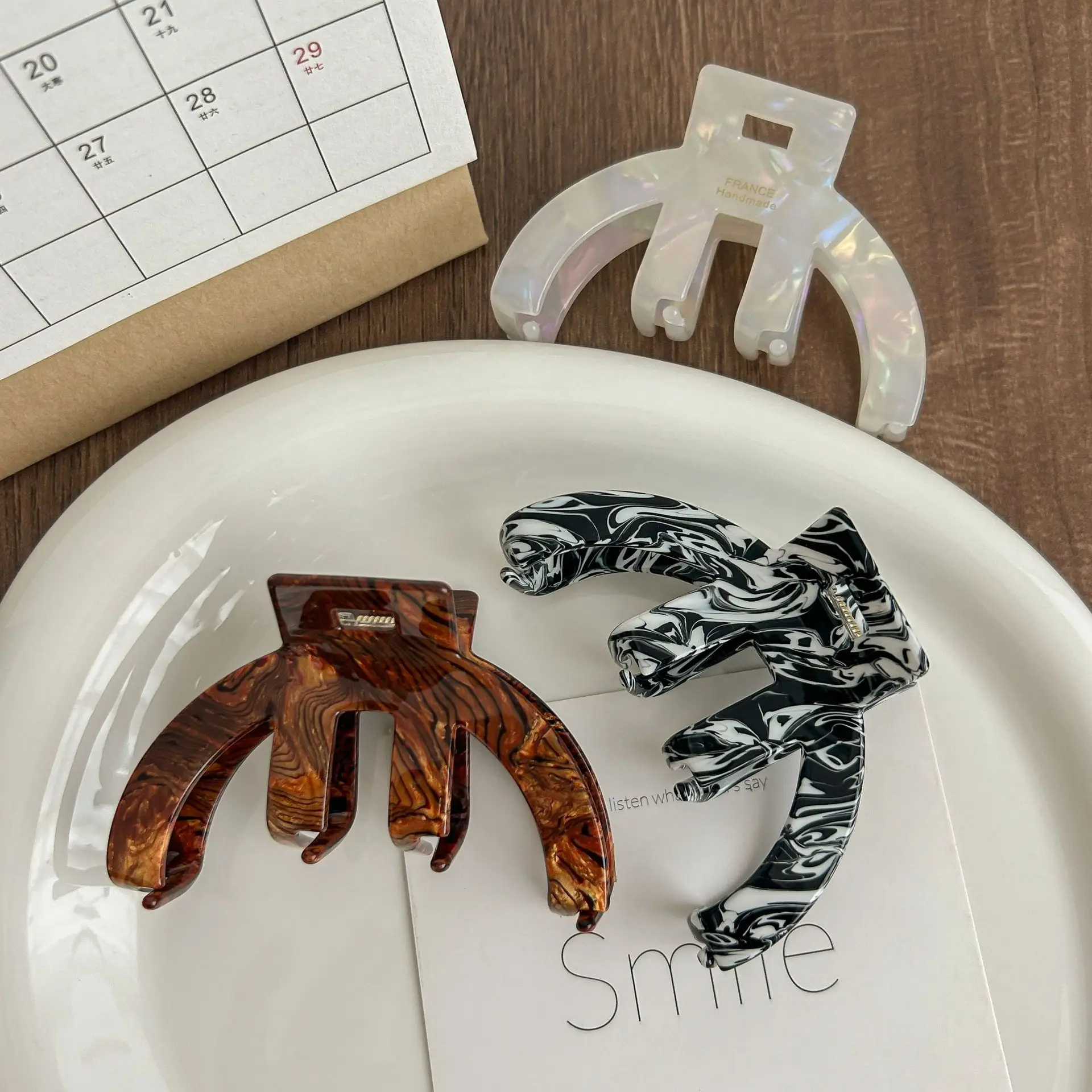 Elegant Shark Clip for Women's Hair Grasping 2024 - Image 8