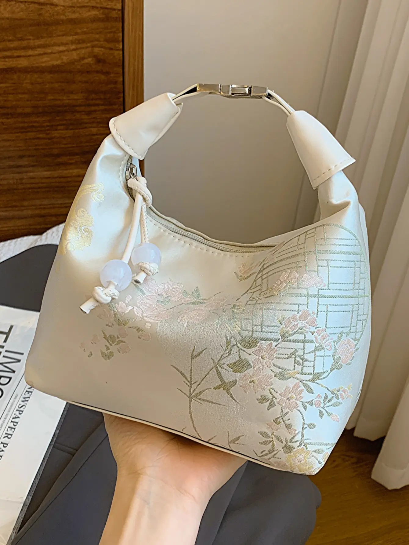 Women Embroidered Shoulder Crossbody Bag Cream 2024 - Image 4