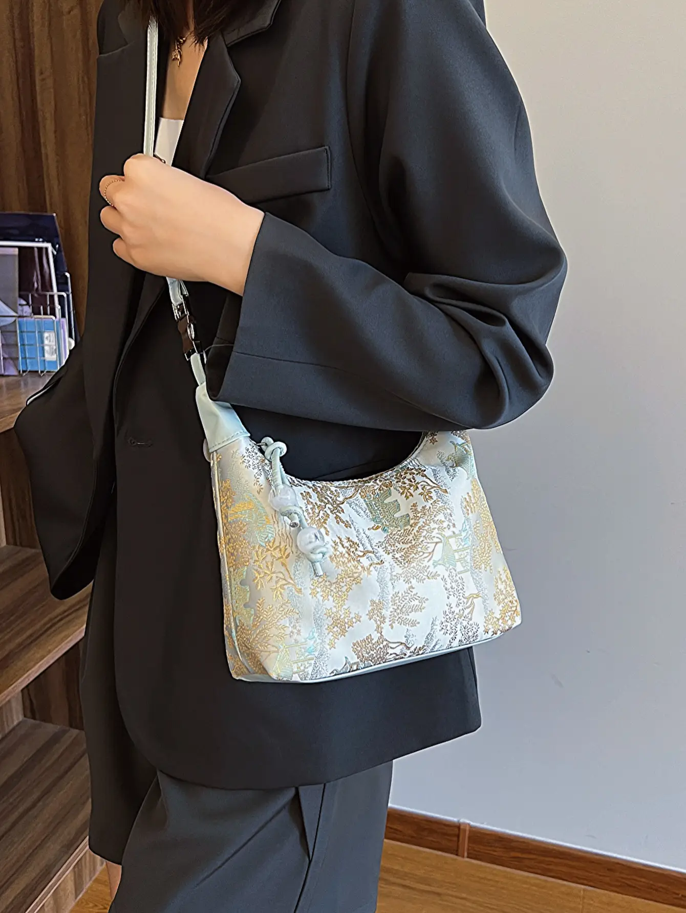 Women Embroidered Shoulder Crossbody Bag Cream 2024 - Image 6
