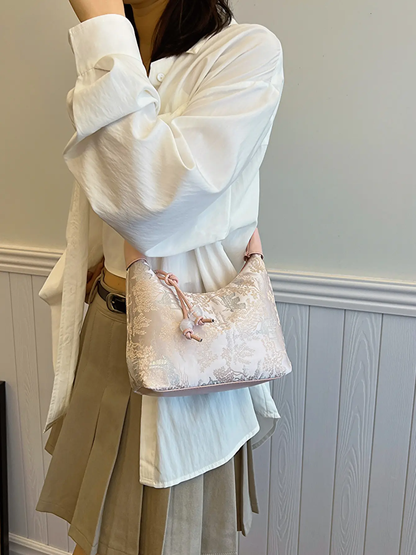 Women Embroidered Shoulder Crossbody Bag Cream 2024 - Image 7