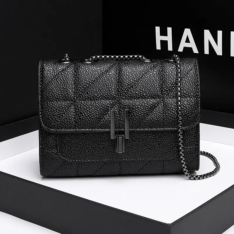 Black Quilted Chain Shoulder Bag for Women - Image 2