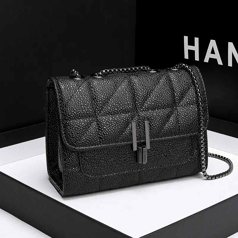 Black Quilted Chain Shoulder Bag for Women - Image 3