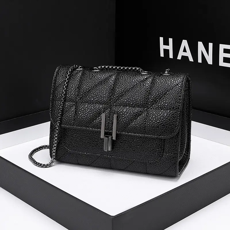 Black Quilted Chain Shoulder Bag for Women - Image 4