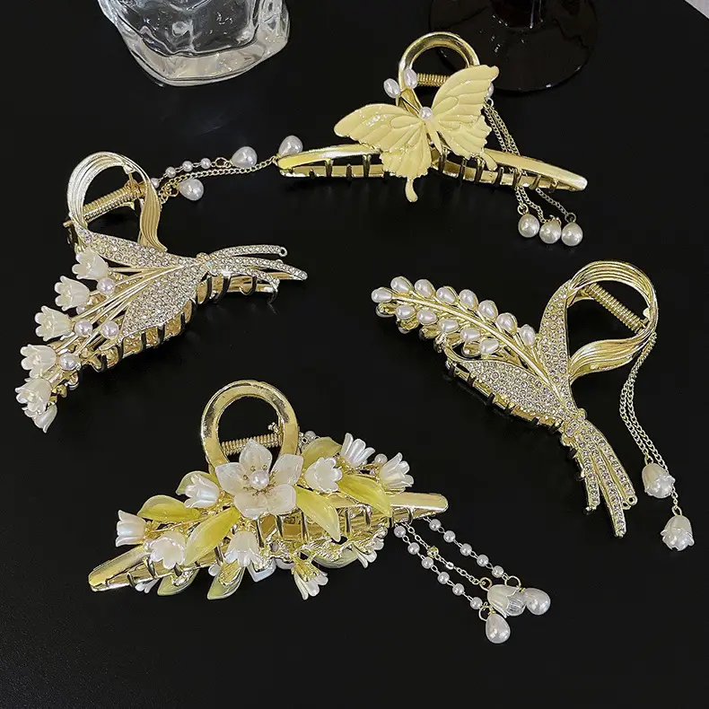 Antique Pearl Hair Clip for Women's Back of Head — feature 1