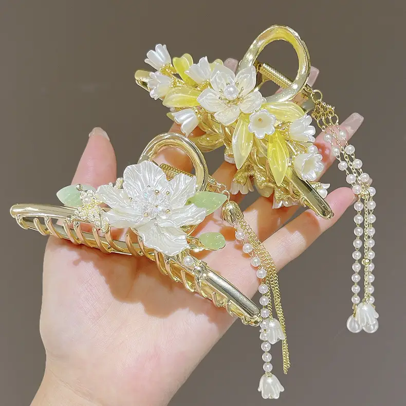 Antique Pearl Hair Clip for Women's Back of Head — feature 7