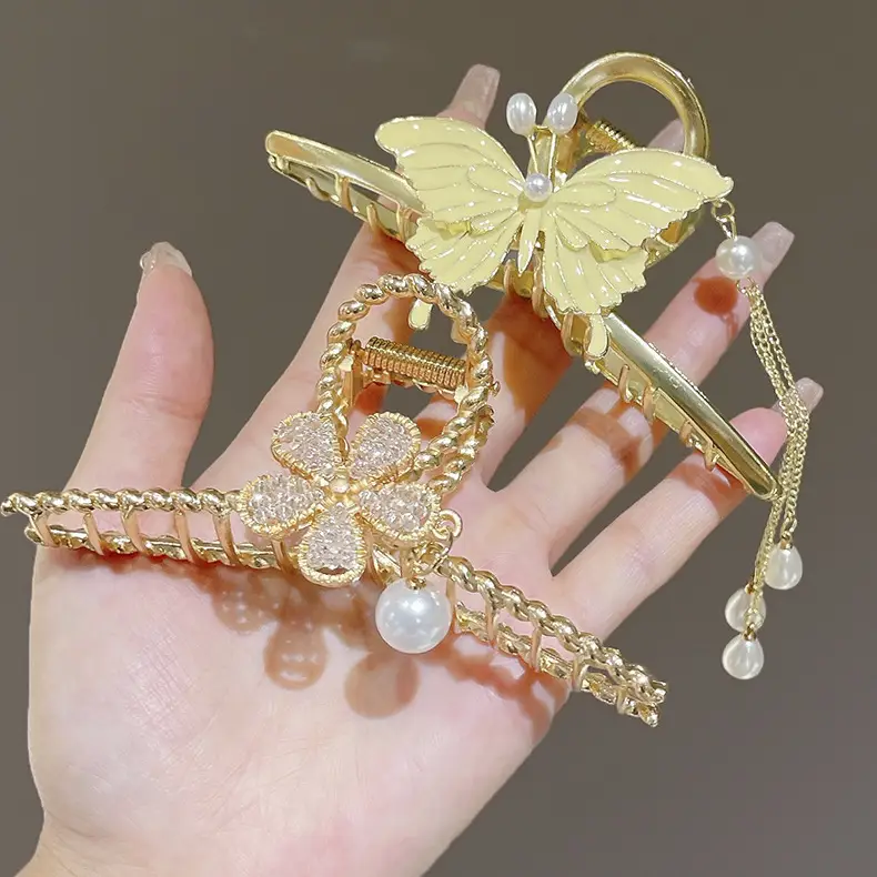 Antique Pearl Hair Clip for Women's Back of Head — feature 8
