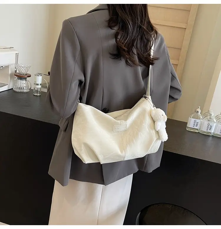Women's Velvet Shoulder Bag Large Capacity 2024 — feature 38