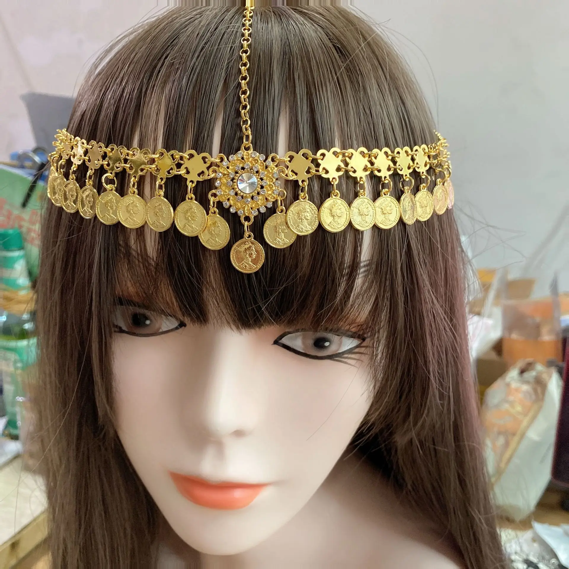 Vintage Gold Coin Pendant Hairband for Women — feature 5