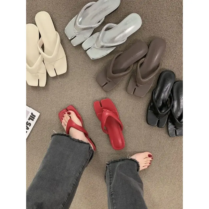Stylish Red Pig Trotter-Shaped Flip-Flops for Women, 2026 Summer Outdoor Fashion Beach Shoes, Flat Thong Sandals - Image 6