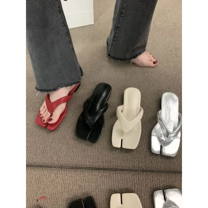 Stylish Red Pig Trotter-Shaped Flip-Flops for Women, 2026 Summer Outdoor Fashion Beach Shoes, Flat Thong Sandals - Image 8