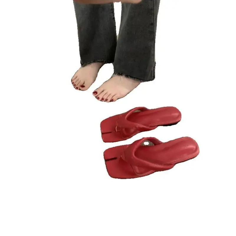 Stylish Red Pig Trotter-Shaped Flip-Flops for Women, 2026 Summer Outdoor Fashion Beach Shoes, Flat Thong Sandals - Image 9