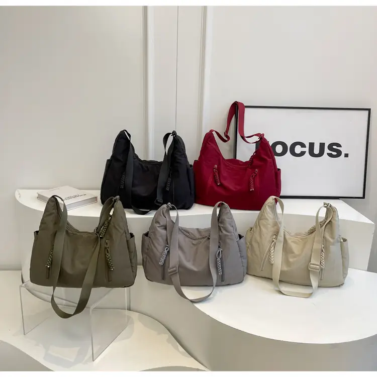 Lightweight Korean Style Women's Shoulder Bag 2026 — feature 24