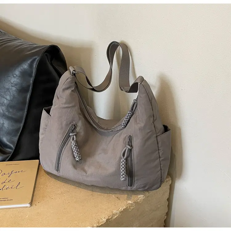Lightweight Korean Style Women's Shoulder Bag 2026 — feature 31