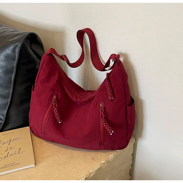 Lightweight Korean Style Women's Shoulder Bag 2026 — feature 34