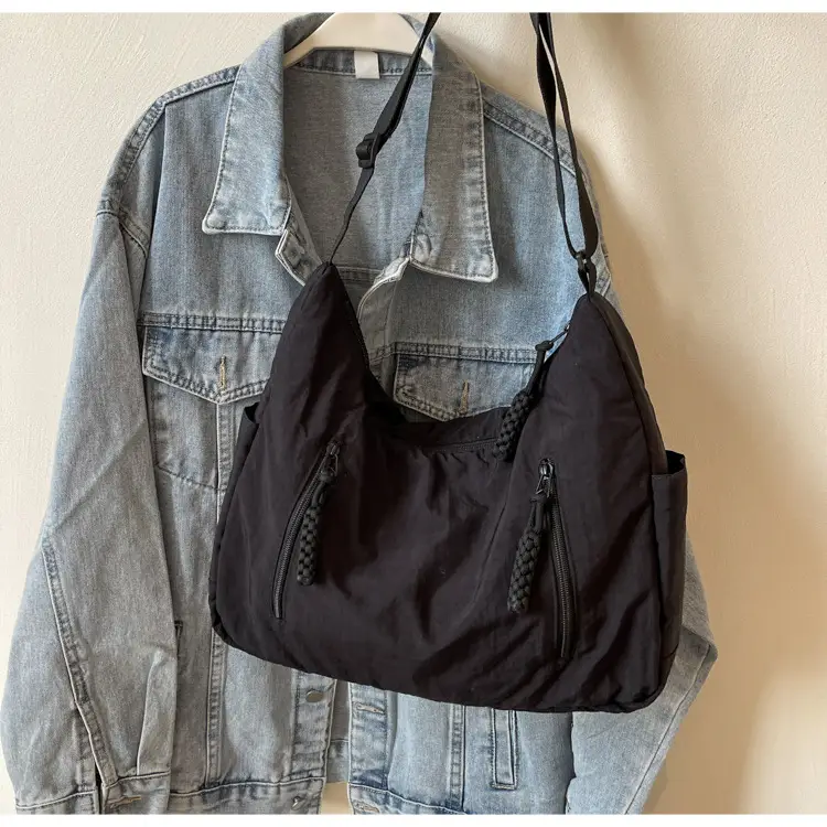 Lightweight Korean Style Women's Shoulder Bag 2026 — feature 37