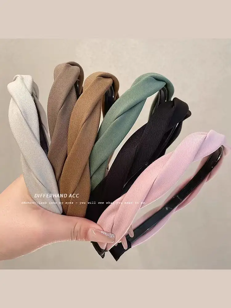 Women's 2024 Hair Bands with Printed Straps — feature 1