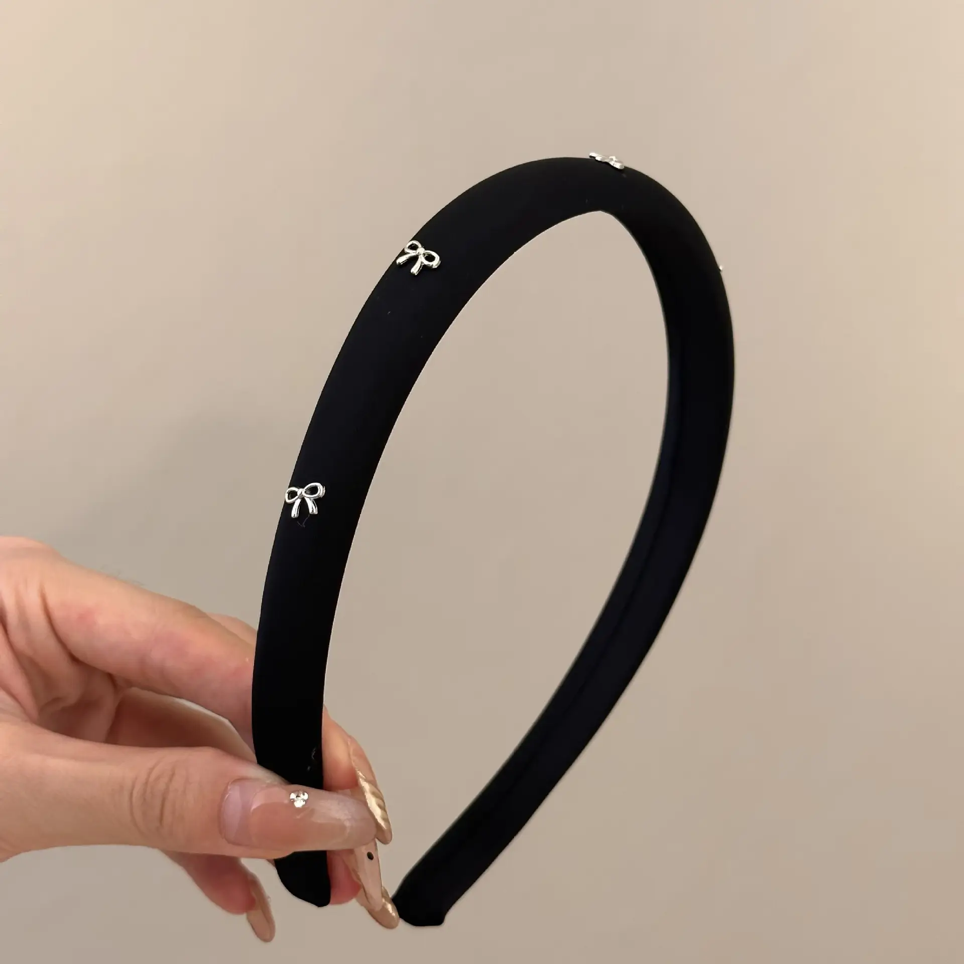 Simple Silver Bow Headband for Women's Hair Accessories - Image 2