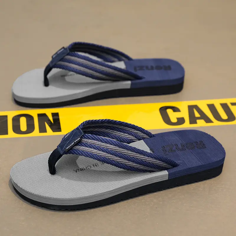 Flip-flops Men's Summer Odor-proof Non-slip Wear-resistant Flip-flops Outdoor Sports Soft-soled Lightweight Beach Sandals - Image 3