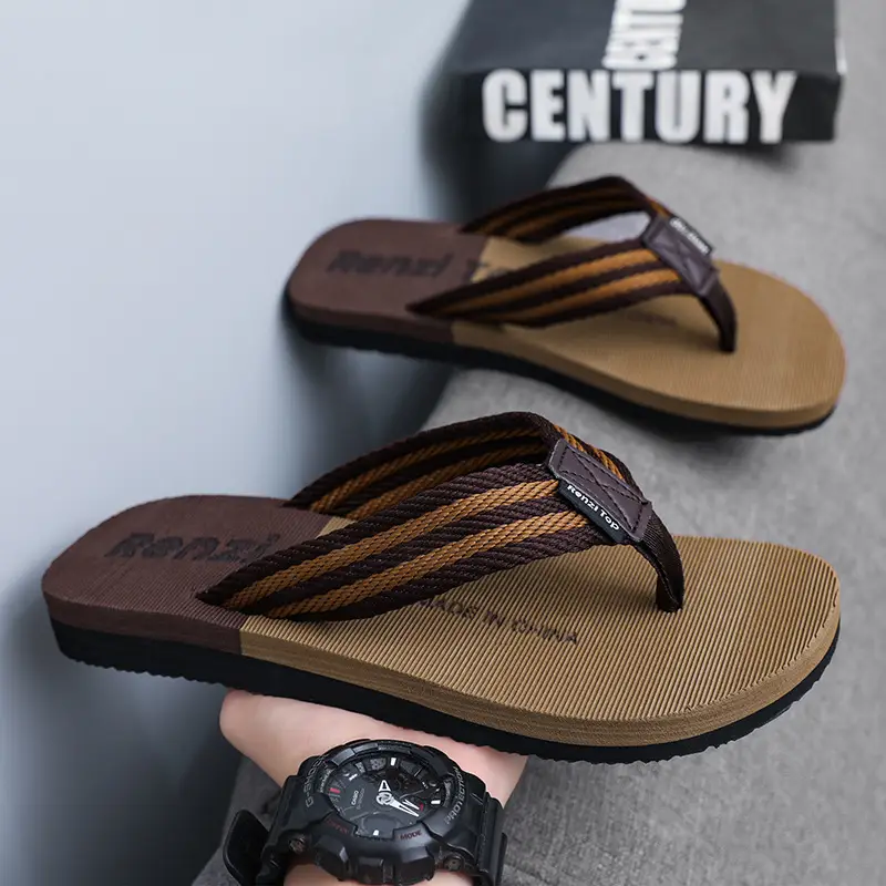 Flip-flops Men's Summer Odor-proof Non-slip Wear-resistant Flip-flops Outdoor Sports Soft-soled Lightweight Beach Sandals - Image 2