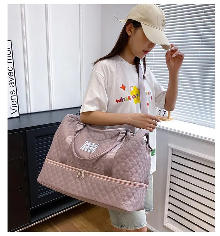 White Quilted Travel Bag for Luggage with Handle — feature 20