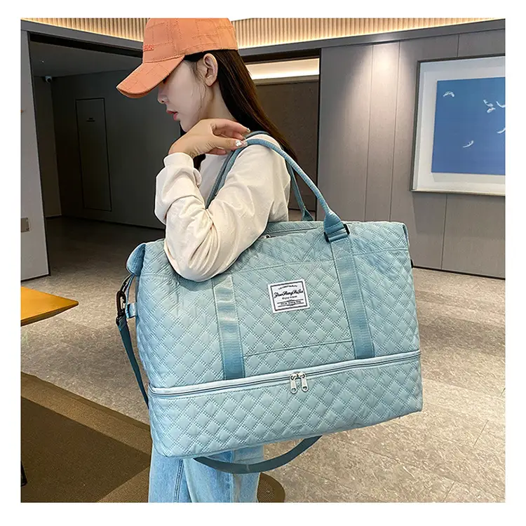 White Quilted Travel Bag for Luggage with Handle — feature 30